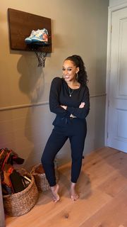 Tia Mowry feet photo 2