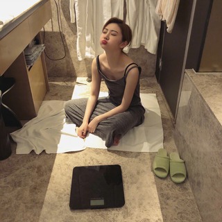 Tian Jing feet photo thumbnail