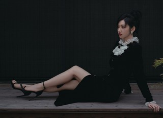 Tian Jing feet photo thumbnail