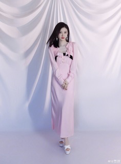 Tian Jing feet photo thumbnail