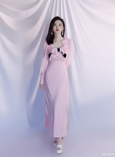 Tian Jing feet photo thumbnail