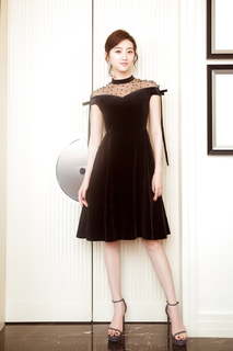 Tian Jing feet photo thumbnail