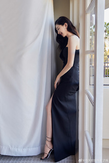 Tian Jing feet photo thumbnail