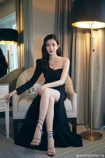 Tian Jing feet photo thumbnail