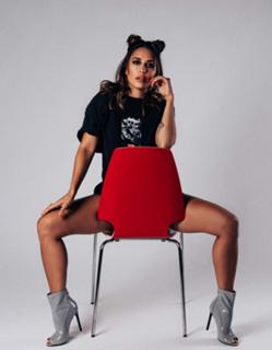 Tianna Gregory feet photo 2