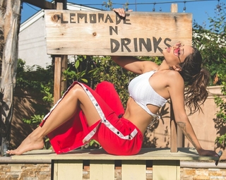 Tianna Gregory feet photo 3