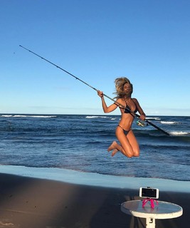 Ticiane Pinheiro feet photo 3
