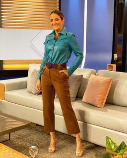 Ticiane Pinheiro feet photo 10