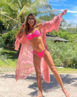 Ticiane Pinheiro feet photo 17