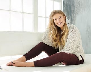 Tiera Skovbye feet photo thumbnail