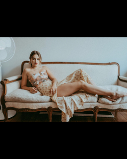 Tiera Skovbye feet photo thumbnail