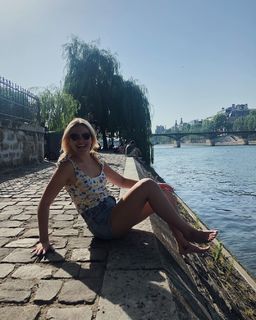 Tiera Skovbye feet photo thumbnail
