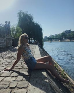 Tiera Skovbye feet photo thumbnail