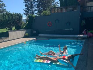 Tiera Skovbye feet photo thumbnail