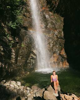 Tiera Skovbye feet photo thumbnail