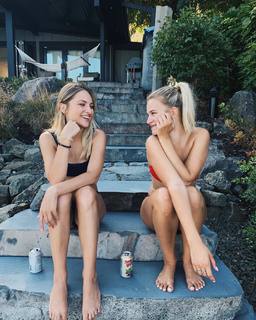 Tiera Skovbye feet photo thumbnail