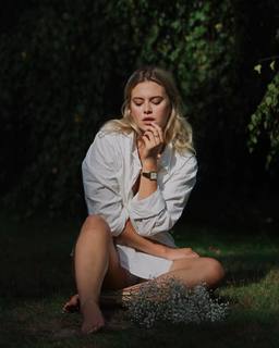 Tiera Skovbye feet photo thumbnail