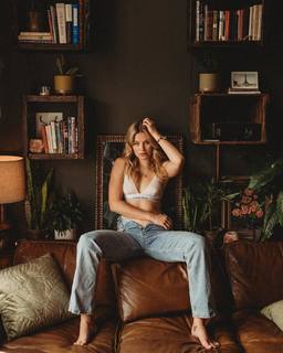 Tiera Skovbye feet photo thumbnail