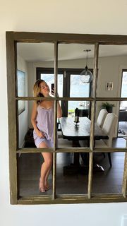 Tiera Skovbye feet photo thumbnail