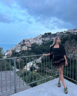 Tiera Skovbye feet photo thumbnail