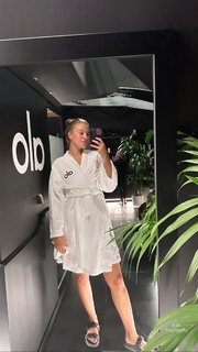 Tiera Skovbye feet photo thumbnail