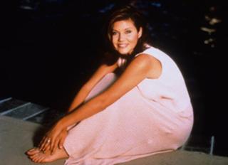 Tiffani Thiessen feet photo thumbnail