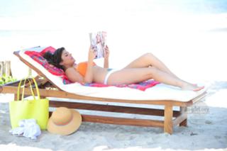 Tiffani Thiessen feet photo thumbnail