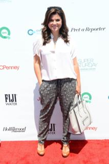 Tiffani Thiessen feet photo thumbnail