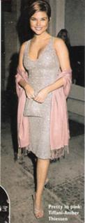 Tiffani Thiessen feet photo thumbnail