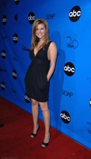 Tiffani Thiessen feet photo thumbnail