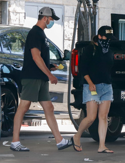 Tiffani Thiessen feet photo thumbnail