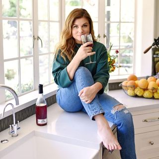 Tiffani Thiessen feet photo thumbnail