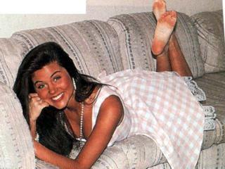 Tiffani Thiessen feet photo thumbnail