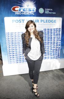 Tiffani Thiessen feet photo thumbnail