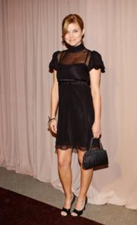 Tiffani Thiessen feet photo thumbnail