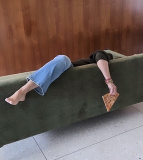 Tiffani Thiessen feet photo thumbnail