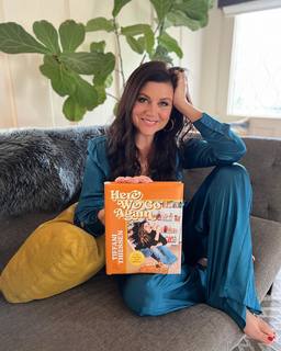 Tiffani Thiessen feet photo thumbnail
