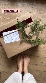 Tiffani Thiessen feet photo thumbnail