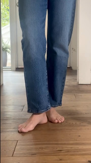 Tiffani Thiessen feet photo thumbnail