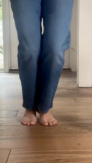 Tiffani Thiessen feet photo thumbnail