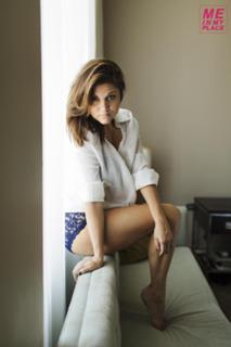 Tiffani Thiessen feet photo thumbnail