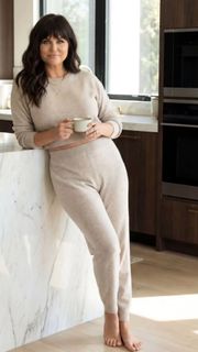 Tiffani Thiessen feet photo 7