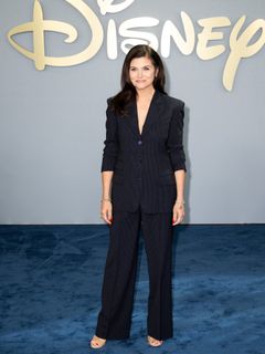 Tiffani Thiessen feet photo 2