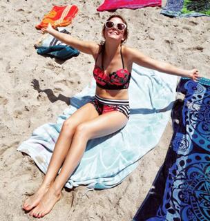 Tiffany Alvord feet photo thumbnail