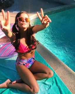 Tiffany Alvord feet photo thumbnail