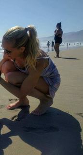 Tiffany Coyne feet photo thumbnail