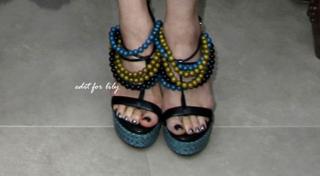 Tiffany Hwang feet photo thumbnail