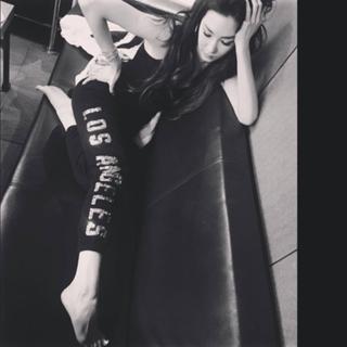 Tiffany Hwang feet photo thumbnail