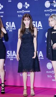 Tiffany Hwang feet photo thumbnail