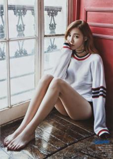 Tiffany Hwang feet photo thumbnail